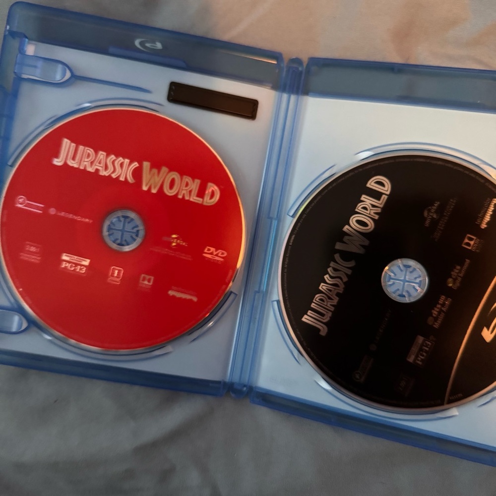 Jurassic World (Blu-Ray / DVD) Disc Tested, Working - Picture 3 of 3